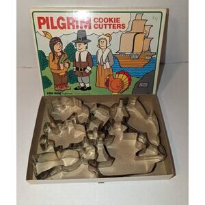 Vintage 1988 Set Of Six Metal Pilgrim Cookie Cutters In Their Box